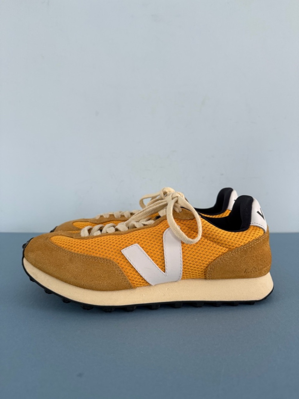 Veja Rio Branco Alveomesh Ouro White Suede Sneakers - Picture 6 of 11
